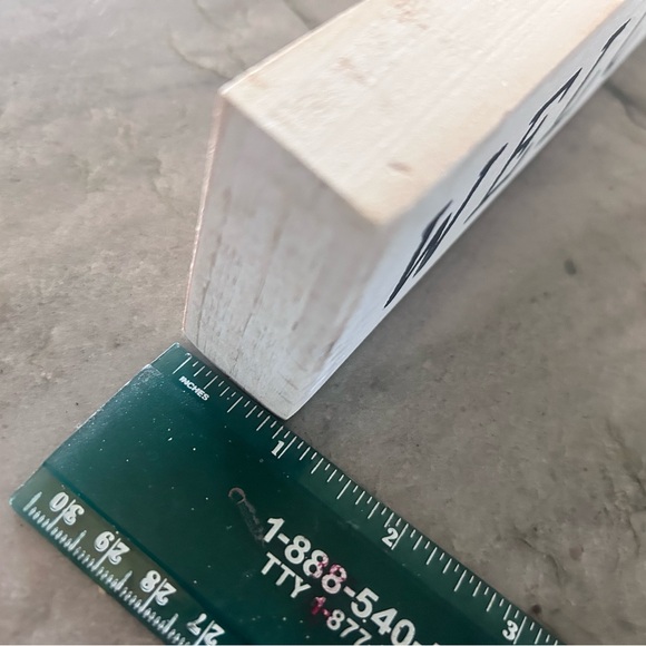 Rustic White Welcome Sign - Picture 3 of 6